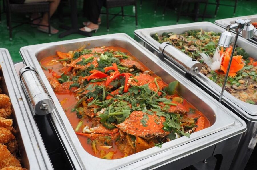 Bangkok: Royal Princess Chao Phraya Dinner Cruise - Who should book the Royal Princess Cruise