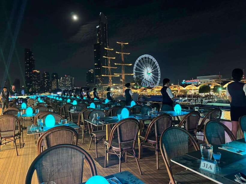Bangkok: Royal Princess River Dinner Cruise with Live Music - Starting at Asiatique The Riverfront
