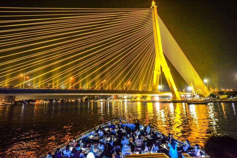 Bangkok: Royal Princess River Dinner Cruise with Live Music - Choosing between the 5:15 PM sunset and 7:30 PM dinner cruise
