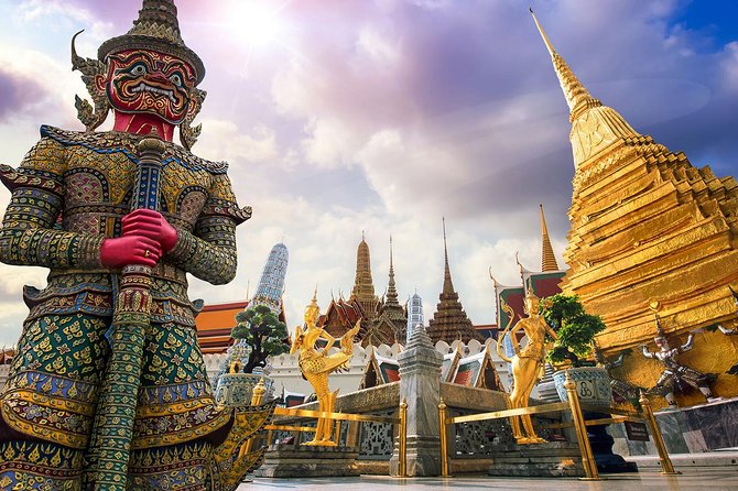 Bangkok's Grand Palace Complex and Wat Phra Kaew Tour - Entering the Grand Palace complex