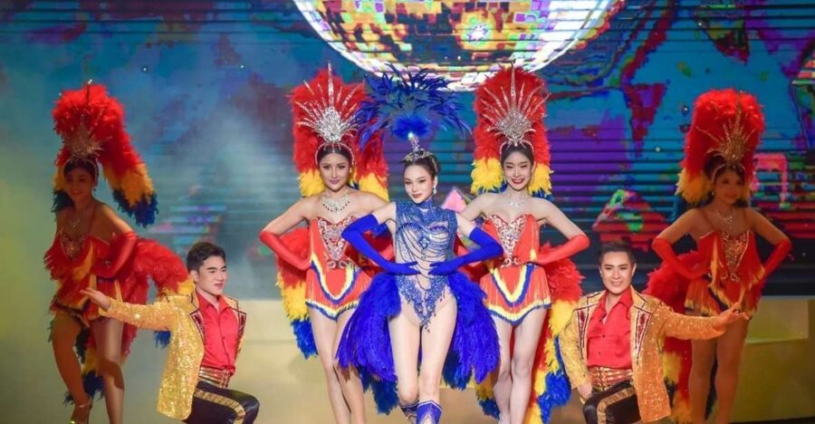 Bangkok: Skip-the-Line Golden Dome Cabaret Show Tickets - Costumes, music, and the theater setting