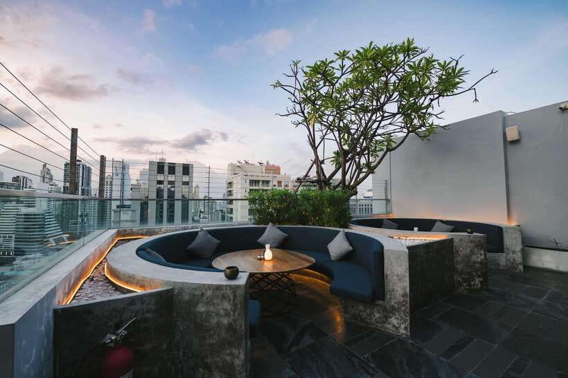 Bangkok: Sky on 20 Rooftop Bar With Free Flow Drinks - What the 90-minute package includes