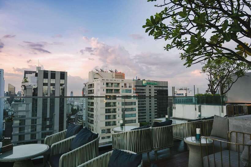 Bangkok: Sky on 20 Rooftop Bar With Free Flow Drinks - The mood: stylish, social, and easy to use