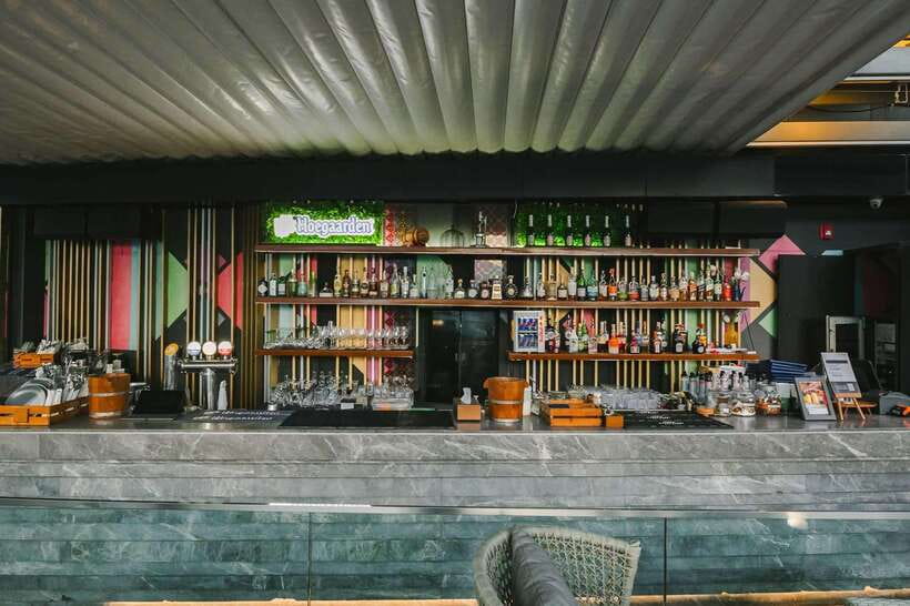 Bangkok: Sky on 20 Rooftop Bar With Free Flow Drinks - How to plan the timing and budget