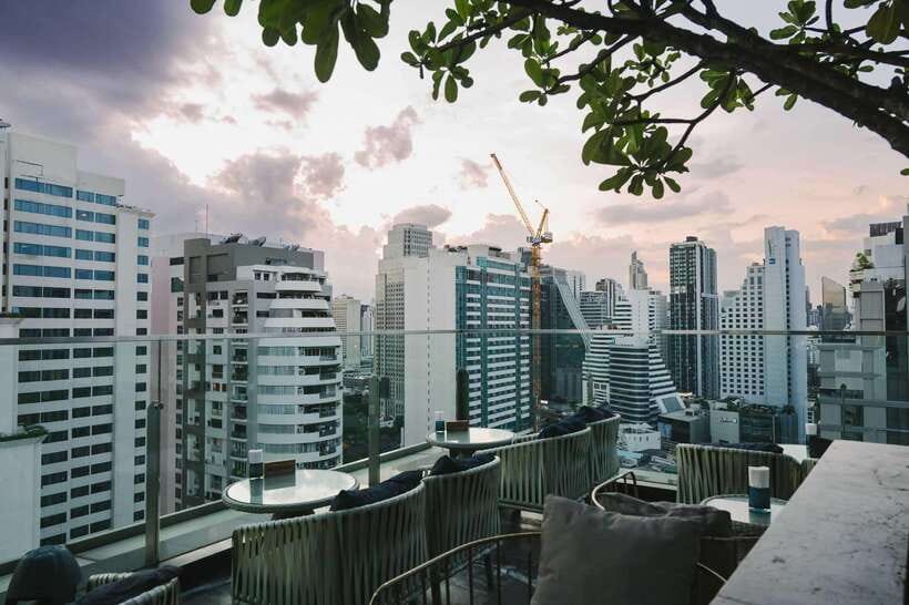 Bangkok: Sky on 20 Rooftop Bar With Free Flow Drinks - Practical rules and expectations