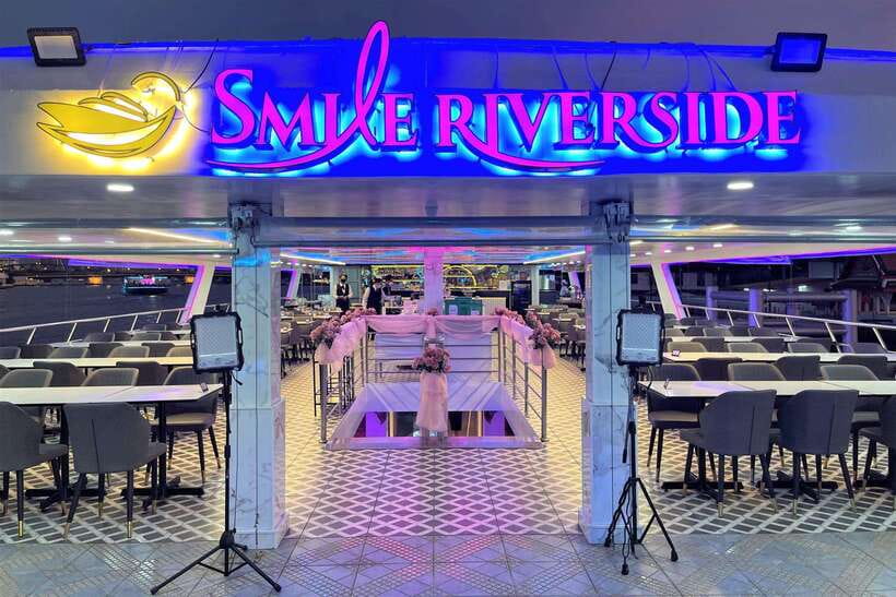 Bangkok: Smile Riverside Dinner Cruise - Rama VIII Bridge and the wider river view
