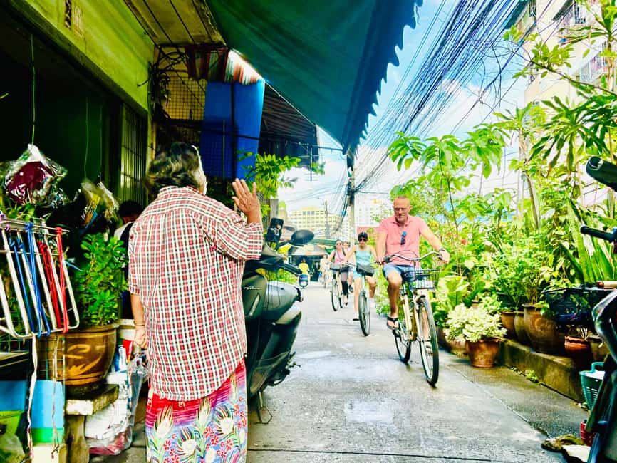 Bangkok: Temples, Canals & Local Life Bike Tour - Wutthakat and the canalside neighborhoods