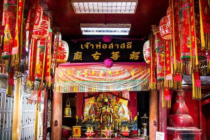 Bangkok Temples Tour - Wat Traimit and the 5,500-kilogram Golden Buddha