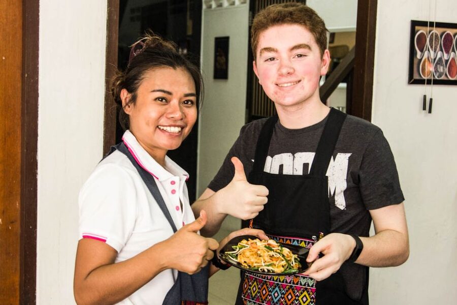 Bangkok: Thai Cooking Class and Onnuch Market Tour - Who should book this class?