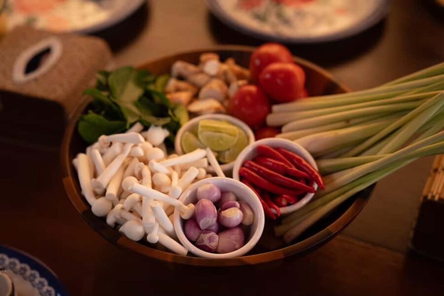 Bangkok: Thai Cooking Class With 4 Dishes & Thai Drink - Pad Thai: the familiar favorite