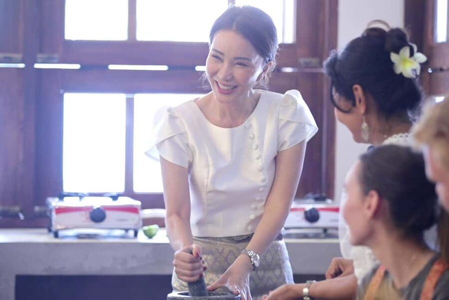 Bangkok: Thai Cooking Class With 4 Dishes & Thai Drink - Som Tum adds crunch, heat, and a little work