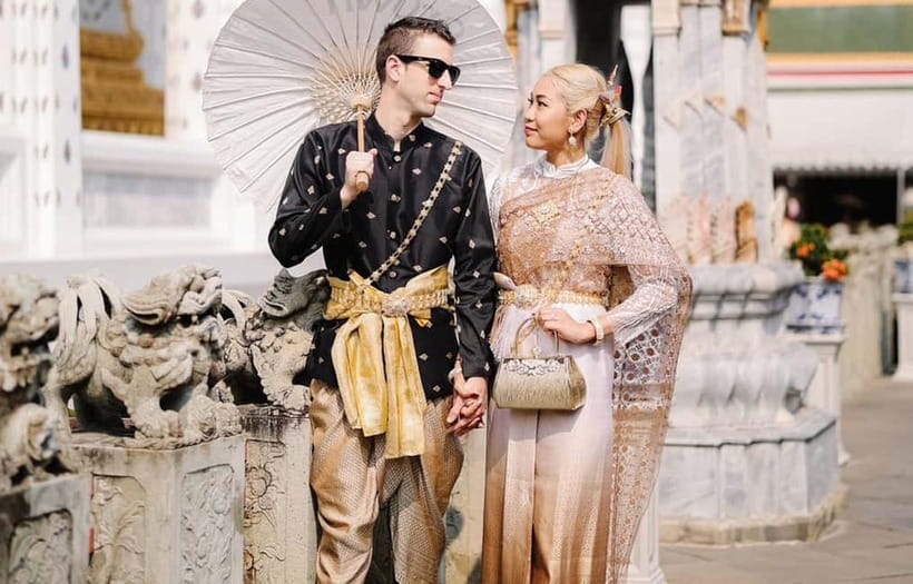 Bangkok: Thai Costume Rental + Hairdo, Makeup & Accessories - Dressing up beside Wat Arun