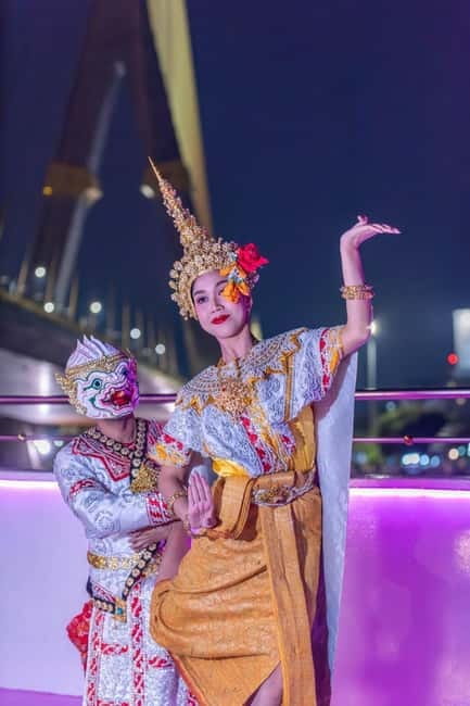 Bangkok: The Newest Luxury 5-Star Bangkok Chao Phraya Cruise - A new three-deck boat with a useful rooftop design