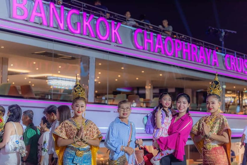 Bangkok: The Newest Luxury 5-Star Bangkok Chao Phraya Cruise - Choosing between sunset and city lights