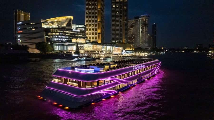 Bangkok: The Opulence Buffet Dinner Cruise with Live Band - The buffet: Thai favorites, seafood, and international dishes