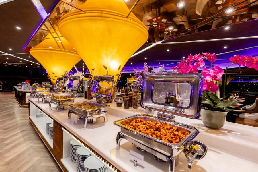 Bangkok: The Opulence Buffet Dinner Cruise with Live Band - Live music, singers, and Thai dance