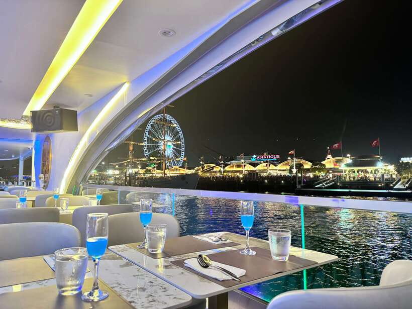 Bangkok: The Planet Chao Phraya River Dinner Cruise - Wat Arun from the water