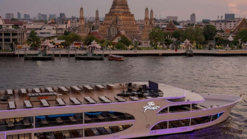 Bangkok: The Planet Chao Phraya River Dinner Cruise - The Grand Palace and Wat Phra Kaew by night
