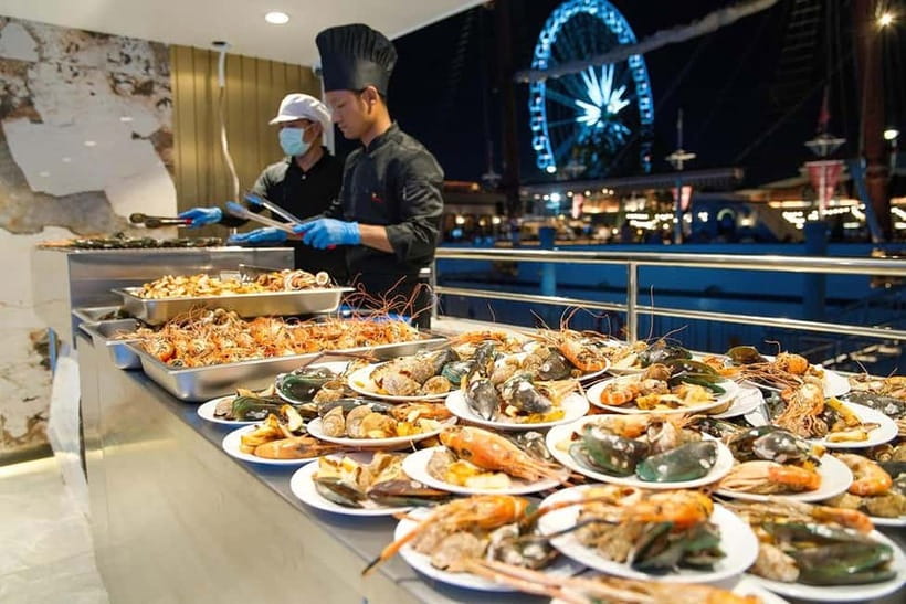 Bangkok:The Planet Sunset&Dinner Cruise on Chao Phraya River - Live Music, Dancing, and the Mood Onboard
