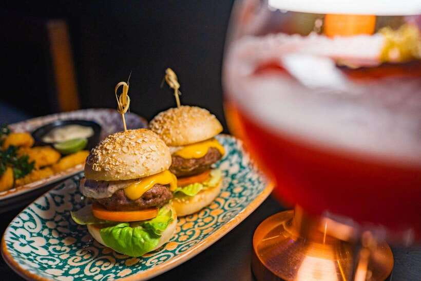 Bangkok: ThreeSixty Jazz Lounge at Millennium Hilton - Who should book ThreeSixty Jazz Lounge