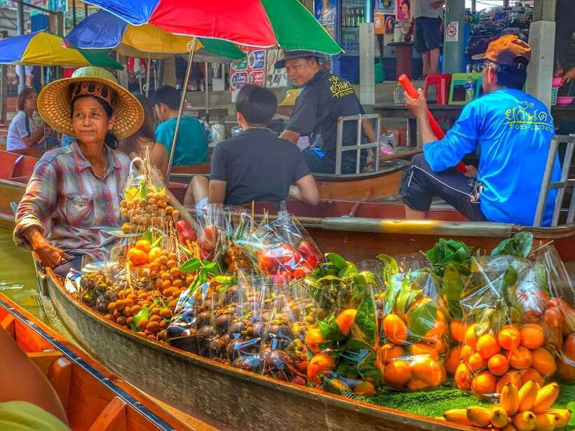 Bangkok: Train Market & Floating Market with Boat Ride - Who should book this market day