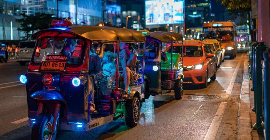 Bangkok: Travstore Original Bangkok Discovery Tour - Pak Khlong Talat, Bangkok’s flower market