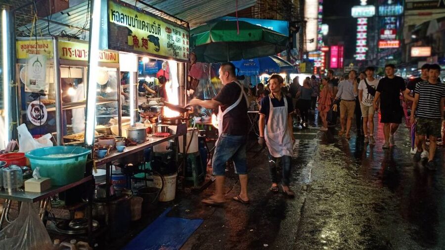 Bangkok: Travstore Original Bangkok Discovery Tour - A short pause at Yodpiman Riverwalk
