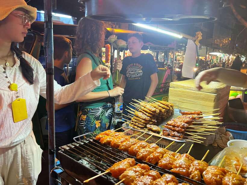 Bangkok Tuk-Tuk by Night with Chinatown Street Food Meal - Wat Arun under evening lights