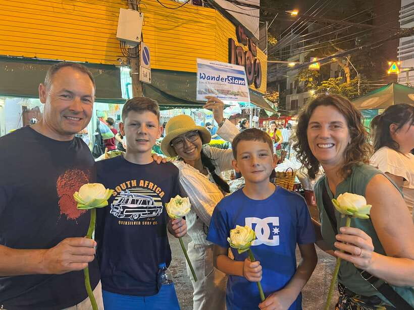 Bangkok Tuk-Tuk by Night with Chinatown Street Food Meal - Chinatown food and lights