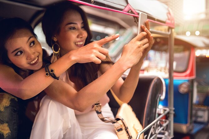 Bangkok Tuk-Tuk Tour by Night with Chinatown Street Food Meal - Crossing the Chao Phraya to Wat Arun