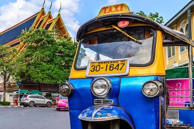 Bangkok Tuk Tuk Tour - Hotel-pickup & Dinner - Climbing the Golden Mount