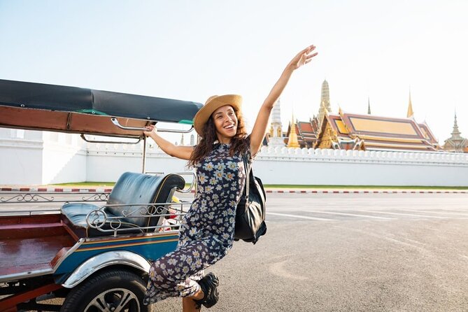Bangkok Tuk Tuk Tour - Hotel-pickup & Dinner - Eating through Chinatown
