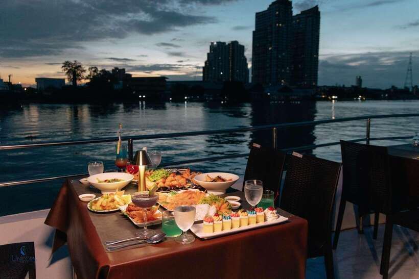 Bangkok: Unicorn Chao Phraya River Dinner Cruise - Key points to know before boarding