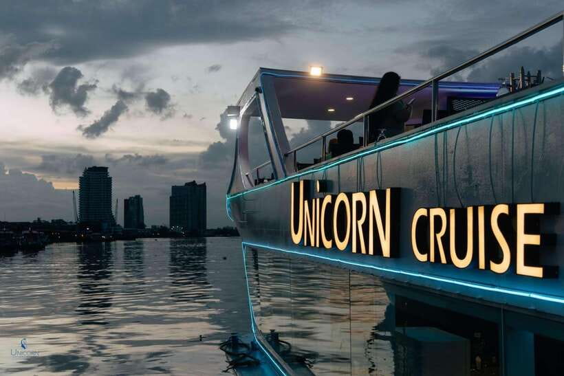Bangkok: Unicorn Chao Phraya River Dinner Cruise - The main sights along the two-hour route