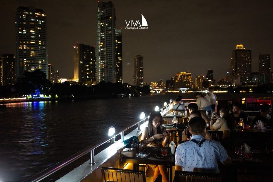 Bangkok: Viva Alangka Chao Phraya Dinner Cruise - Wat Arun and Bangkok’s temple skyline