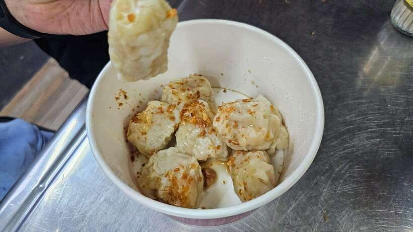 Bangkok Walking Tour : Mouthwatering Journey Food Tour - The guides make the difference