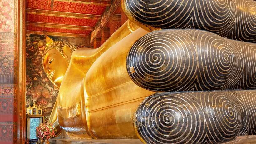 Bangkok: Wat Pho and Wat Arun Guided Walking Tour - Heat, clothing, and walking conditions