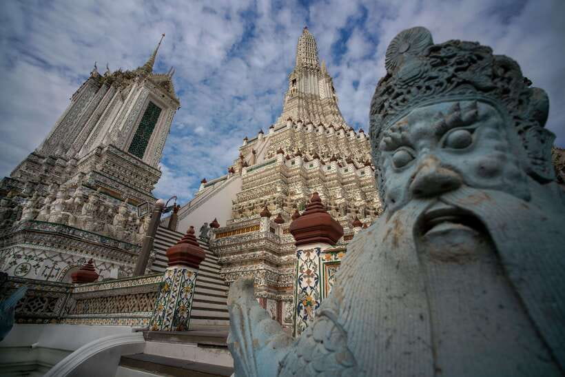Bangkok: Wat Pho and Wat Arun Guided Walking Tour - Meeting at Tha Tian Pier