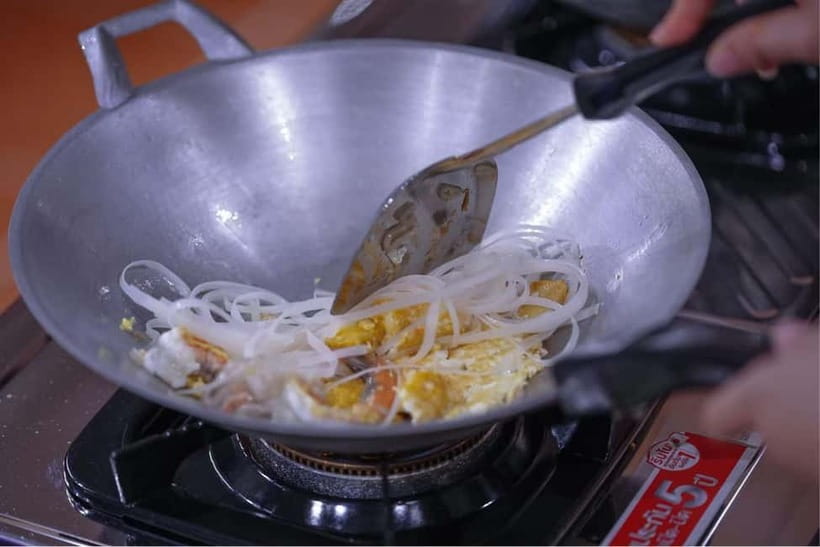 Bangkok: White Lotus Thai Cooking Class with Market Tour - Who will enjoy this class most