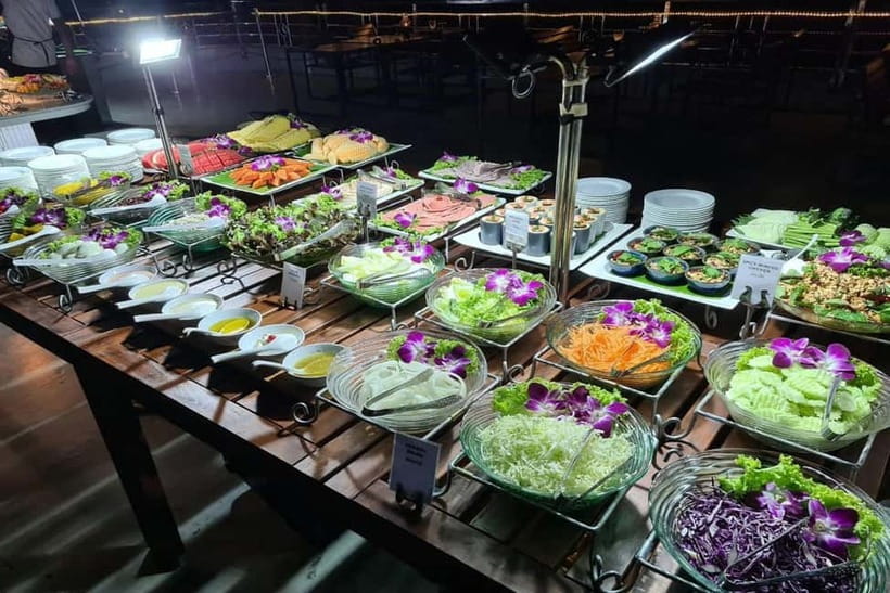 Bangkok: White Orchid Chao Phraya Cruise Free Flow Beer - Thai dance, cabaret, and live music