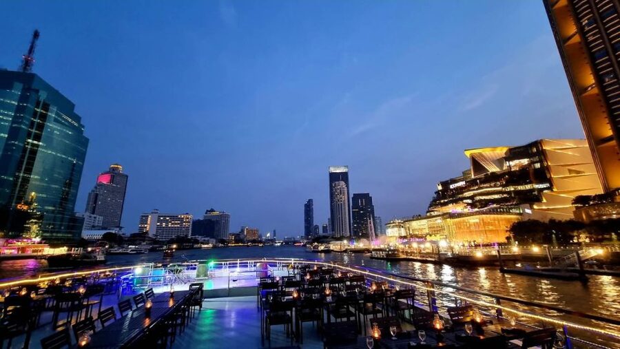 Bangkok: White Orchid Chao Phraya Dinner Cruise - Who will enjoy this cruise most