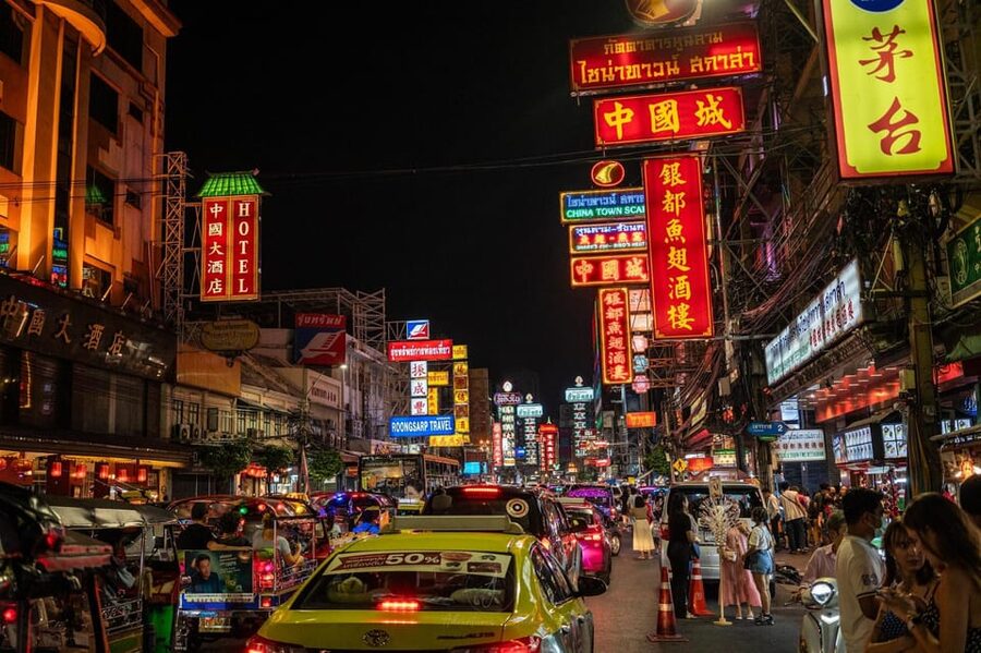 Bangkok with a Private Car and Driver Customizable Tours - Why a private car can be worth the $45 price