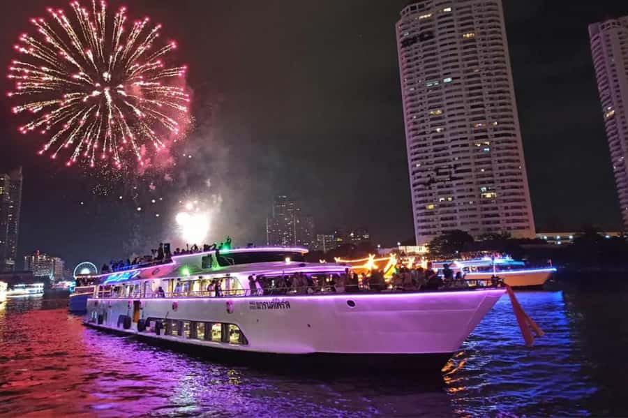 Bangkok: Wonderful Pearl Dinner Cruise and Live Performance - Starting at River City Pier