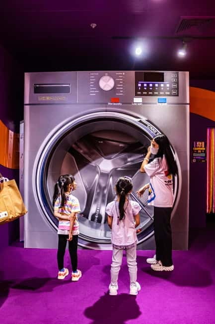 Bangkok: Wow Park Interactive Amusement & Science Park - The tornado and optical illusion areas