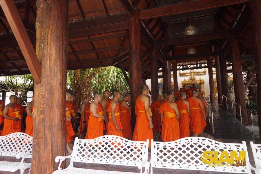 Bangkok Yai Local Canal Tour with Longtail Boat - Meeting at Sanam Chai and setting out by longtail boat