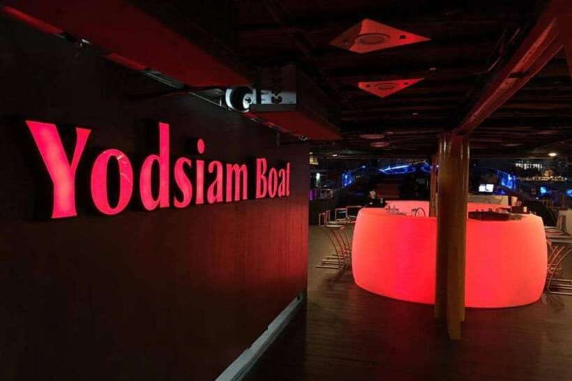Bangkok: Yodsiam Sightseeing Cruise Snacks & Unlimited Beer - The Grand Palace and the return to Asiatique