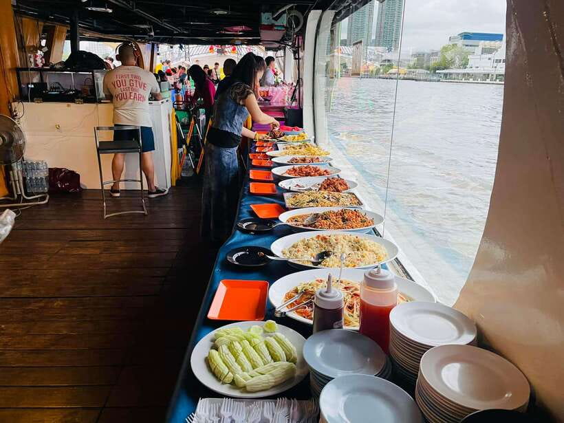 Bangkok: Yodsiam Sightseeing Cruise Snacks & Unlimited Beer - Why the $25 price works