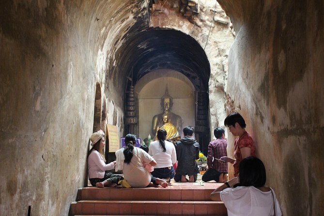 Best seller!! Amazing Night tour, Doi Suthep + Wat umong - Top Must visit! - Transport, Group Size, and the Real Time Commitment