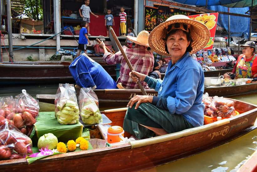 Boat Tour of Damnoen Saduak Floating Market - The one-hour long-tail boat ride