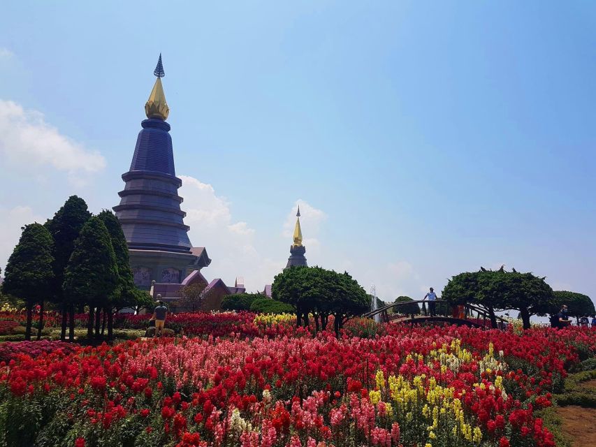 Chang Mai: Doi Inthanon Day Tour w/Waterfalls & Hilltribes - Hilltribe markets and the question of authenticity